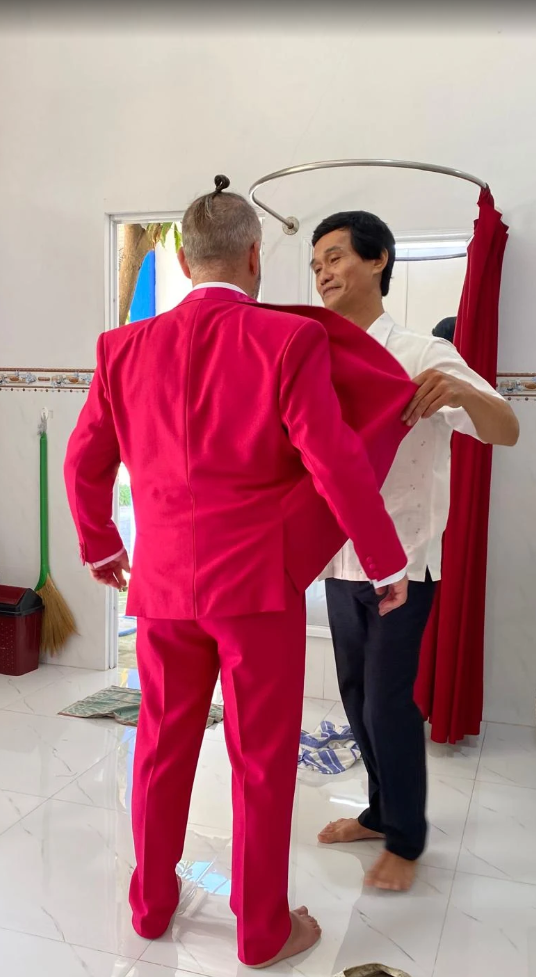 Xem ảnh  của khách hàng - Anh Tailor